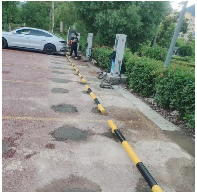 停車位擋車桿